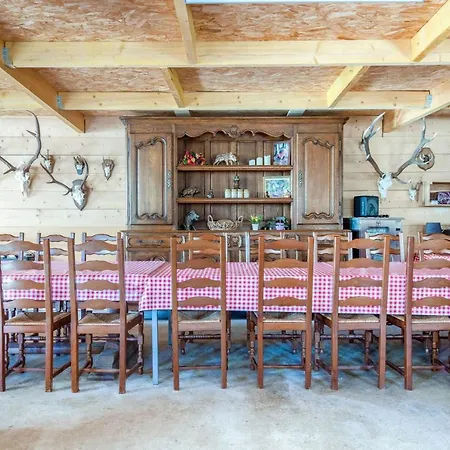 Villa Spacieuse A Avec Piscine Privee, 150 M² Sapogne-et-Feucheres