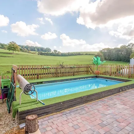 Villa Spacieuse A Avec Piscine Privee, 150 M² Sapogne-et-Feuchères
