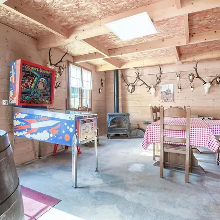 Charmante Et Piscine Privee A Et Feucheres Villa