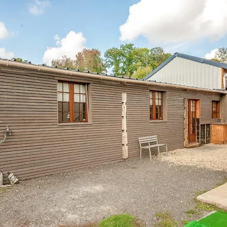 Spacieuse A Avec Piscine Privee, 150 M² *