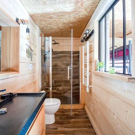 Spacieuse A Avec Piscine Privee, 150 M² * Sapogne-et-Feuchères