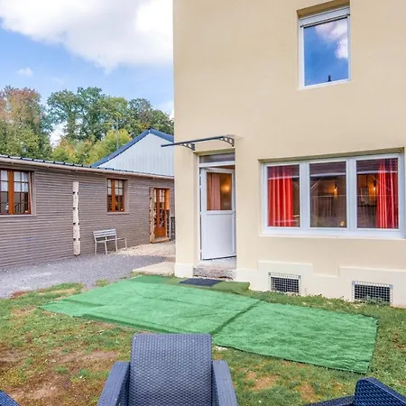 Spacieuse A Avec Piscine Privee, 150 M² Villa Sapogne-et-Feuchères