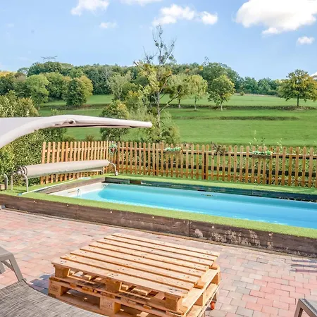 Spacieuse A Avec Piscine Privee, 150 M²