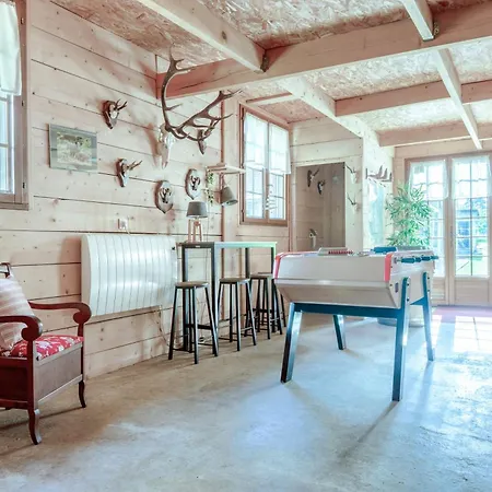 Spacieuse A Avec Piscine Privee, 150 M² Villa Sapogne-et-Feuchères